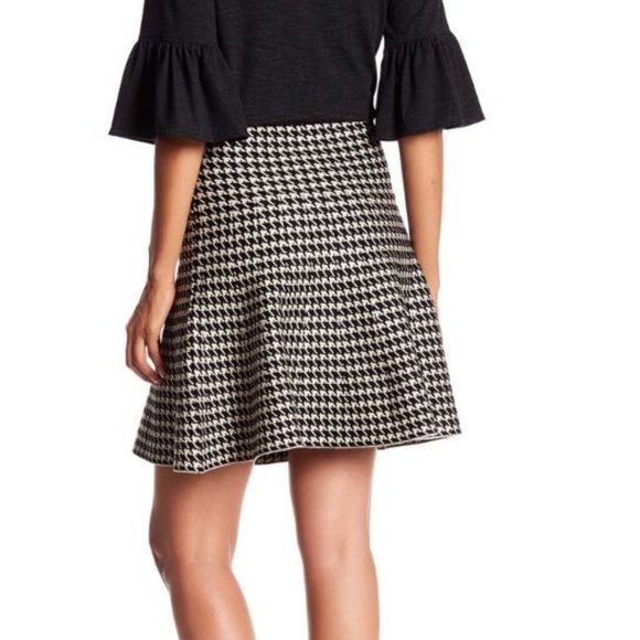 Max Studio Houndstooth Black & Cream Sweater Skirt - Picture 2 of 11